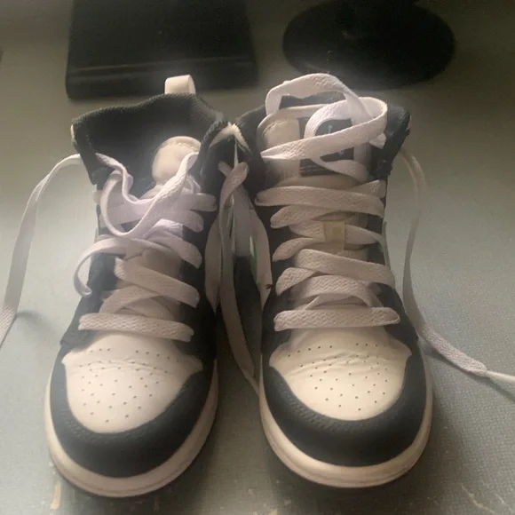 Jordan Kids' Sneakers in Black, White, and Mint in good condition $40 size12c - Picture 2 of 9